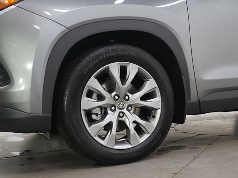 Used 2025 Toyota Grand Highlander AWD image 29