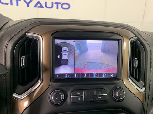 Used 2019 Chevrolet Silverado 1500 High Country w/ Technology Package AWD/4WD image 24