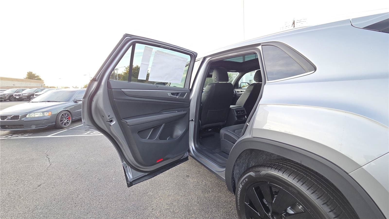 New 2026 Volkswagen Atlas Cross Sport SE AWD/4WD image 22