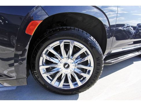 Certified 2023 Cadillac Escalade Premium Luxury image 30