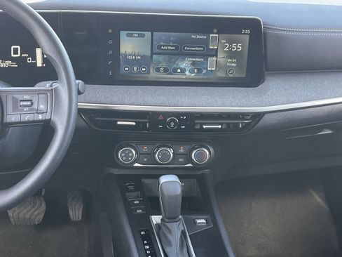 Used 2025 Nissan Kicks SV FWD image 14