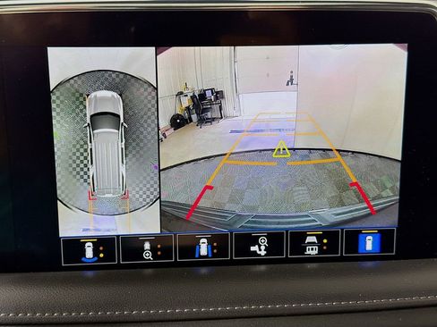 Used 2022 Chevrolet Tahoe Z71 w/ Luxury Package image 14