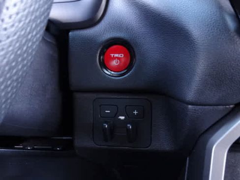 Used 2025 Toyota Sequoia Limited image 33