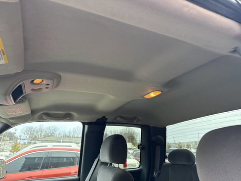 Used 2005 GMC Sierra 2500 SLE w/ Snow Plow Prep Package image 34