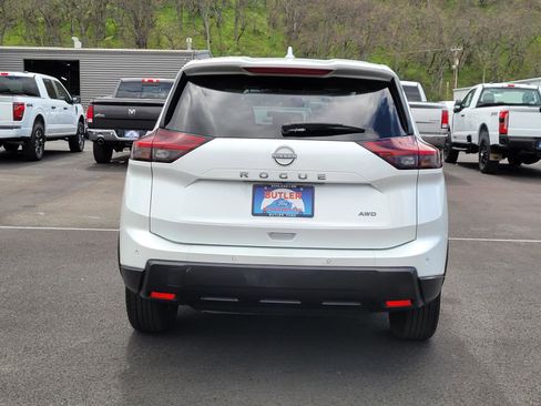 Used 2025 Nissan Rogue SV AWD/4WD image 6