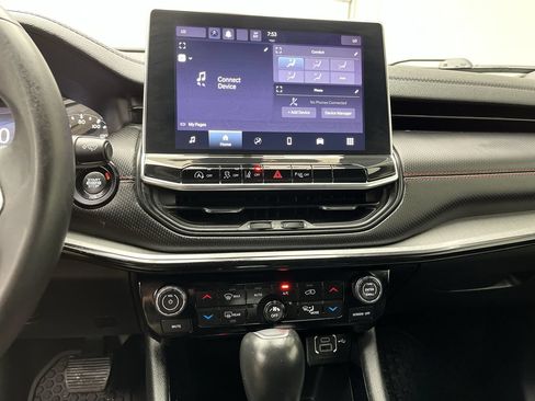 Used 2023 Jeep Compass Trailhawk AWD/4WD image 15