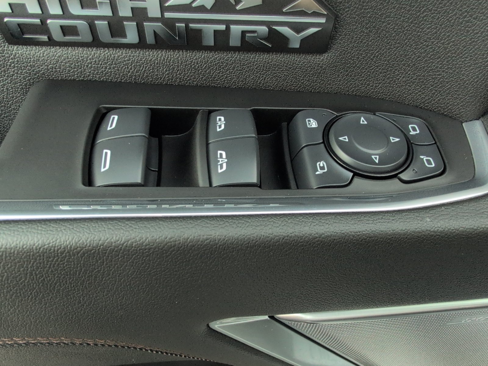 Used 2025 Chevrolet Silverado 1500 High Country AWD/4WD image 18