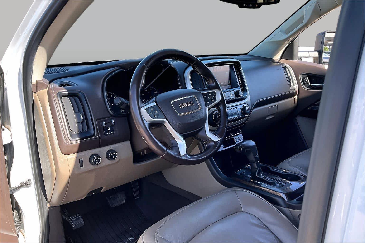 Used 2017 GMC Canyon SLT w/ Trailering Package AWD/4WD image 16