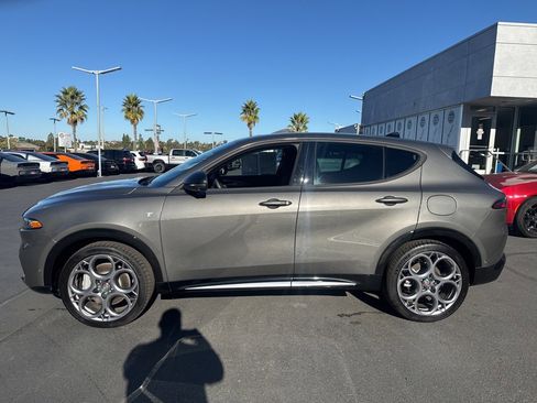 Used 2024 Alfa Romeo Tonale Ti image 4