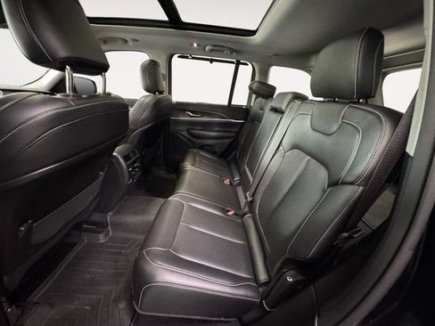 Used 2023 Jeep Grand Cherokee Limited w/ Luxury Tech Group II AWD/4WD image 21