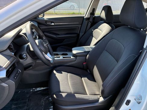 Used 2025 Nissan Altima 2.5 SV image 36