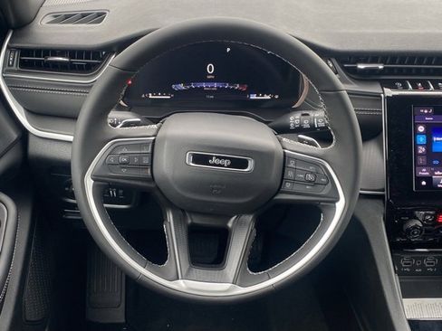 New 2025 Jeep Grand Cherokee L Laredo image 37