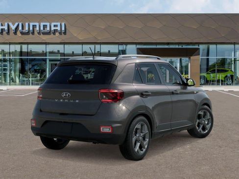 Used 2025 Hyundai Venue SEL FWD image 4