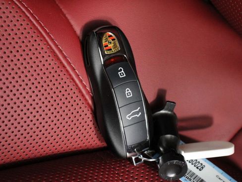 New 2026 Porsche Macan GTS image 23