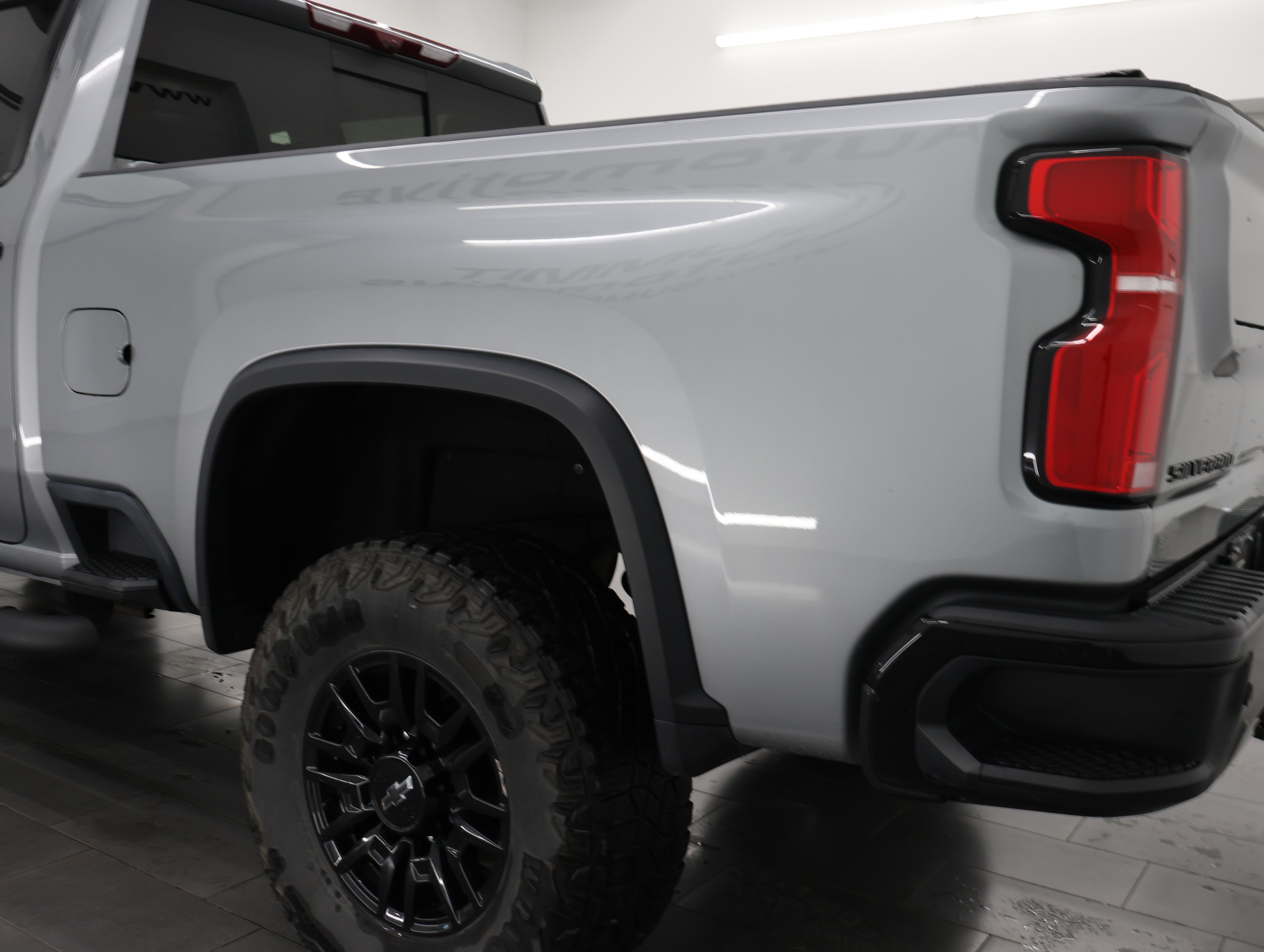 Used 2025 Chevrolet Silverado 2500 ZR2 w/ Technology Package AWD/4WD image 38