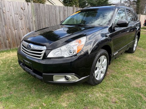 Used 2011 Subaru Outback 2.5i Premium w/ All-Weather Pkg image 2