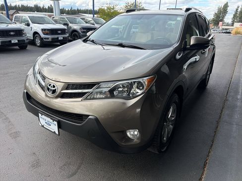 Used 2015 Toyota RAV4 XLE AWD/4WD image 3