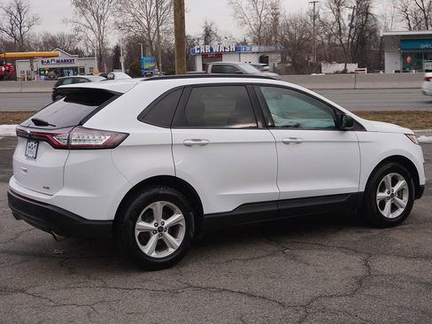 Used 2018 Ford Edge SE image 7