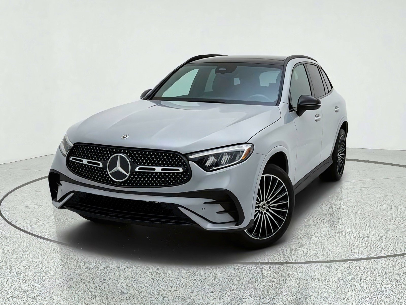 Certified 2026 Mercedes-Benz GLC 300 image 2