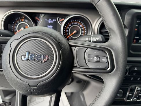 Used 2023 Jeep Gladiator Sport image 20