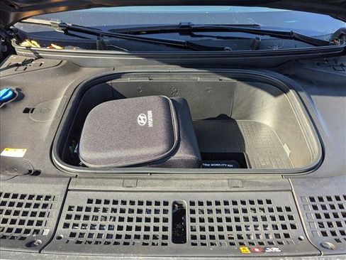 New 2026 Hyundai Ioniq 9 Limited image 16