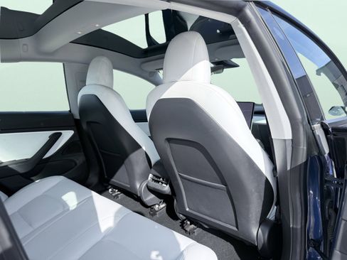 Used 2021 Tesla Model 3 Standard Range Plus image 38