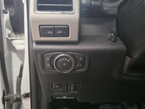 Used 2018 Ford F350 Lariat w/ Lariat Ultimate Package AWD/4WD image 19