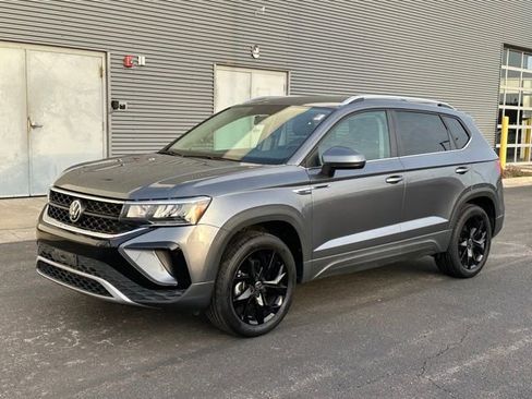 Used 2022 Volkswagen Taos SE image 3