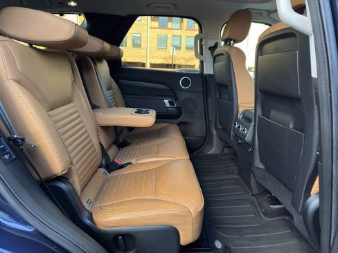 Used 2018 Land Rover Discovery HSE image 35