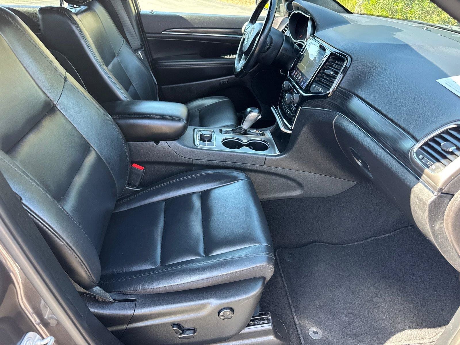 Used 2020 Jeep Grand Cherokee Limited AWD/4WD image 18