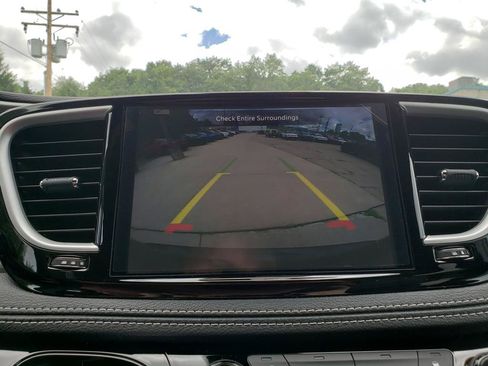 New 2026 Chrysler Pacifica Select AWD/4WD image 22