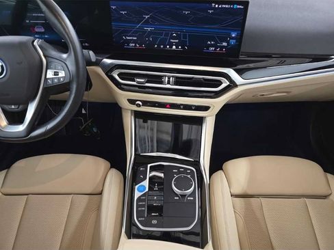 Used 2024 BMW i4 eDrive40 w/ Premium Package RWD image 8