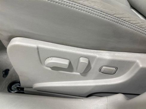 Used 2009 Nissan Rogue SL w/ Leather Pkg image 15