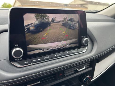 Used 2025 Nissan Rogue SV AWD/4WD image 25