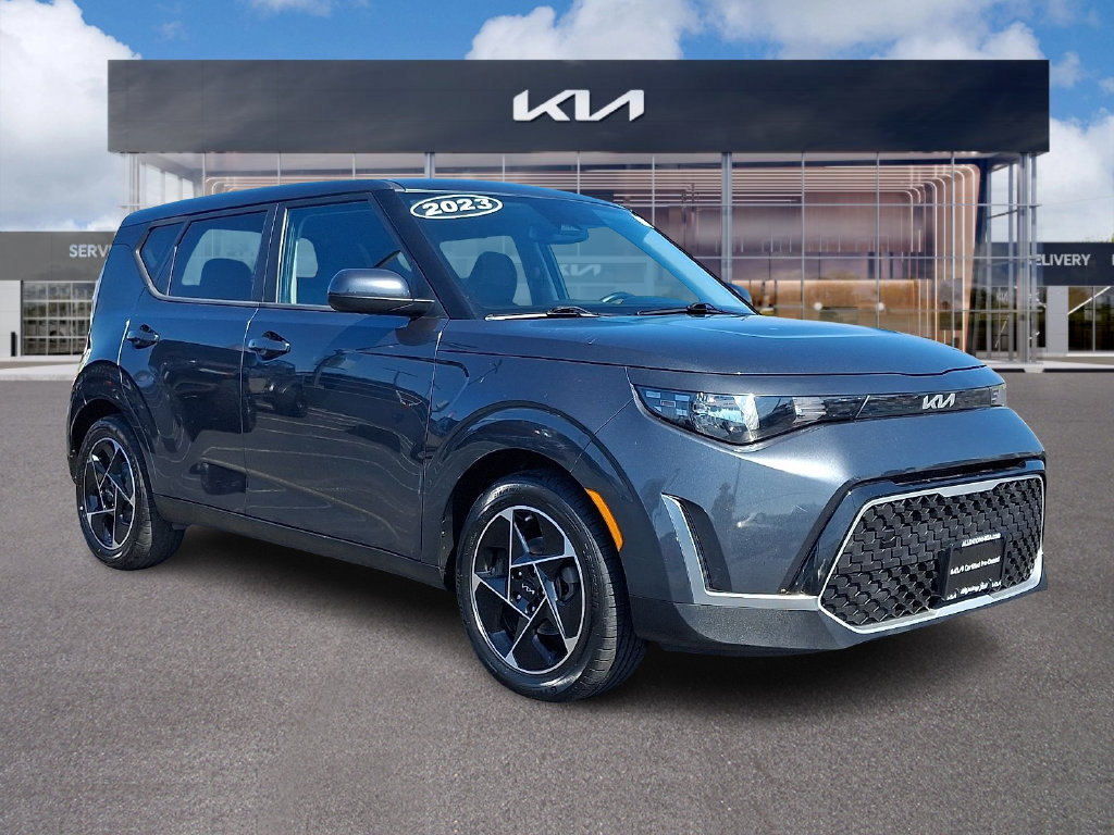 Used 2023 Kia Soul EX FWD image 1