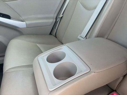 Used 2015 Toyota Prius Five image 10