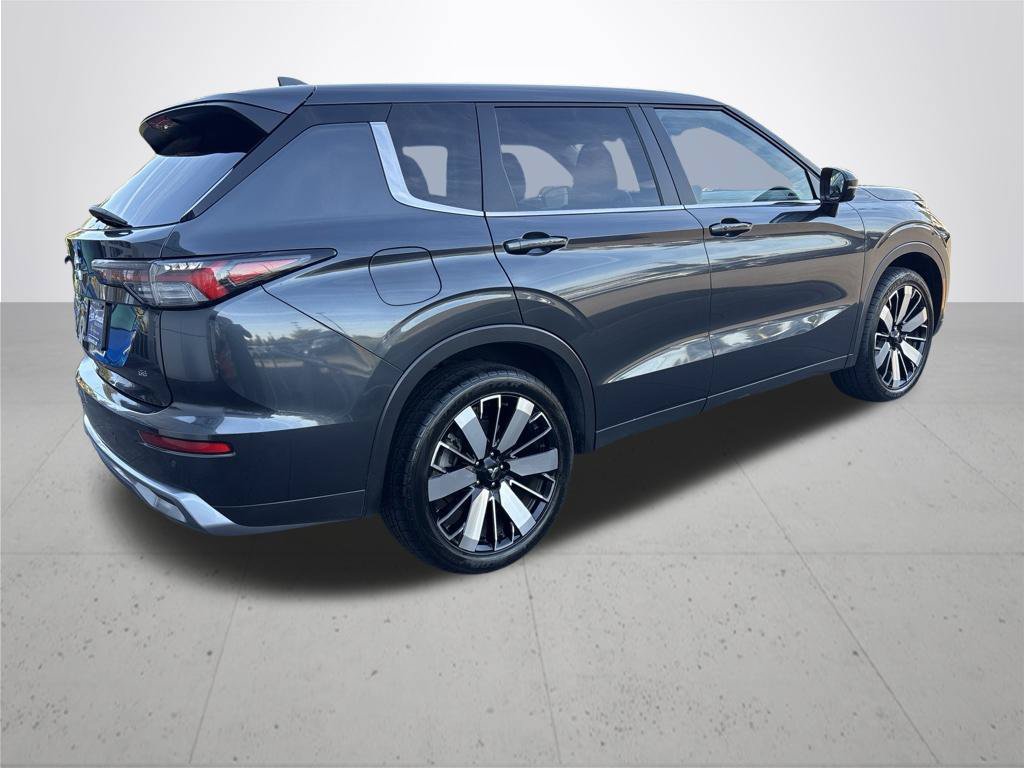 Used 2025 Mitsubishi Outlander SE AWD/4WD image 7