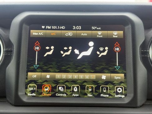 Used 2023 Jeep Wrangler Unlimited Sahara image 29