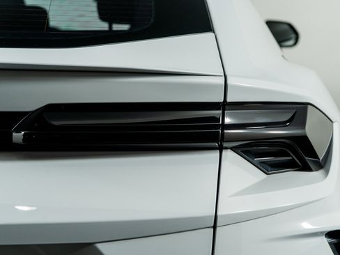 Used 2020 Lamborghini Urus image 12