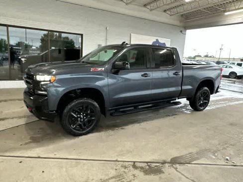 Used 2022 Chevrolet Silverado 1500 LT Trail Boss w/ Convenience Package II AWD/4WD image 2