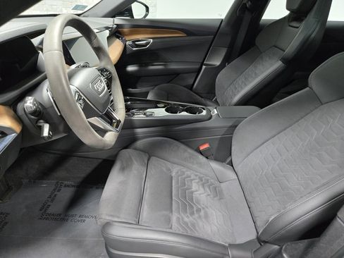 Used 2022 Audi e-tron GT Premium Plus image 10