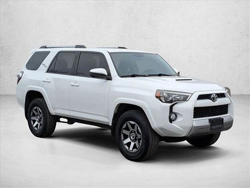 Used 2018 Toyota 4Runner TRD Off Road image 3