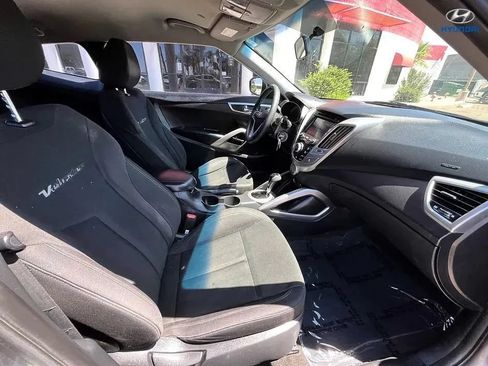 Used 2015 Hyundai Veloster FWD image 12