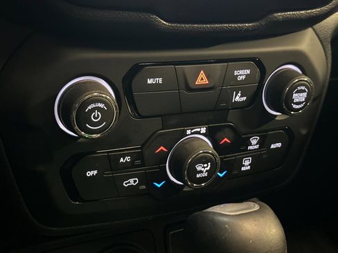 Used 2021 Jeep Renegade Trailhawk w/ Sun & Sound Group image 20