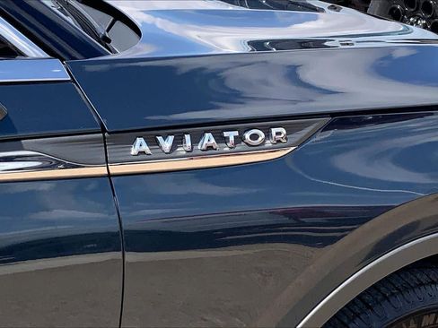 Used 2022 Lincoln Aviator Reserve w/ Elements Package Plus RWD image 10