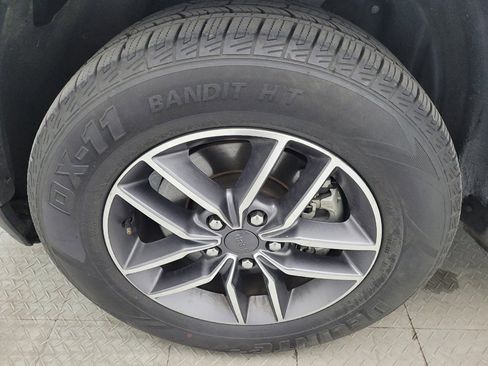 Used 2022 Jeep Grand Cherokee Limited image 31