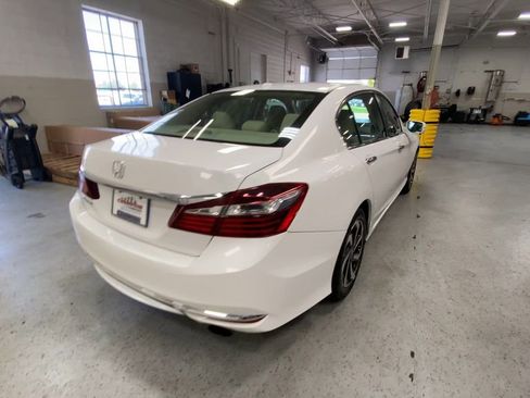 Used 2016 Honda Accord EX-L image 11