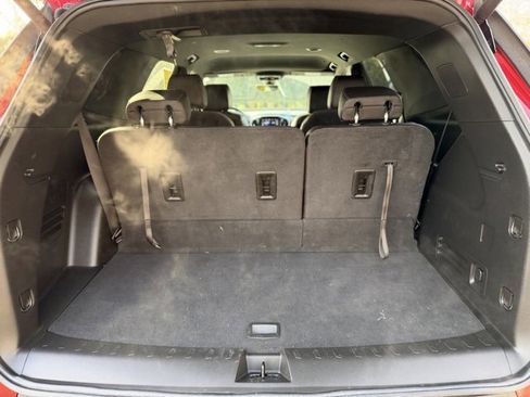 Used 2023 Chevrolet Traverse RS image 29