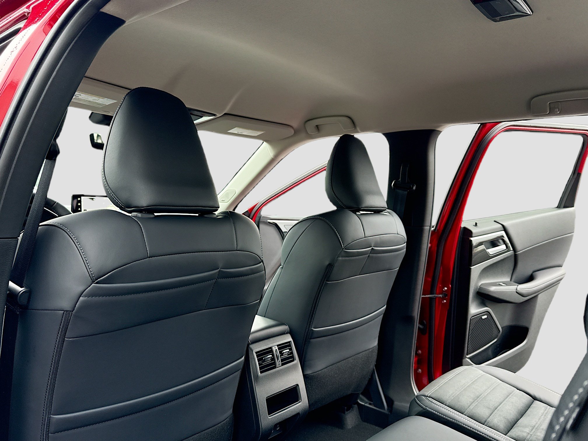 New 2026 Mitsubishi Outlander SE AWD/4WD image 6