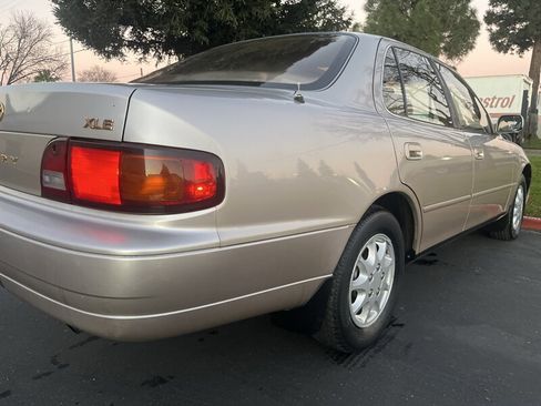 Used 1995 Toyota Camry XLE image 13